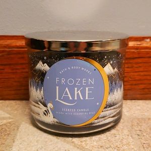 Bath and Body Works Frozen Lake 3 Wick Candle